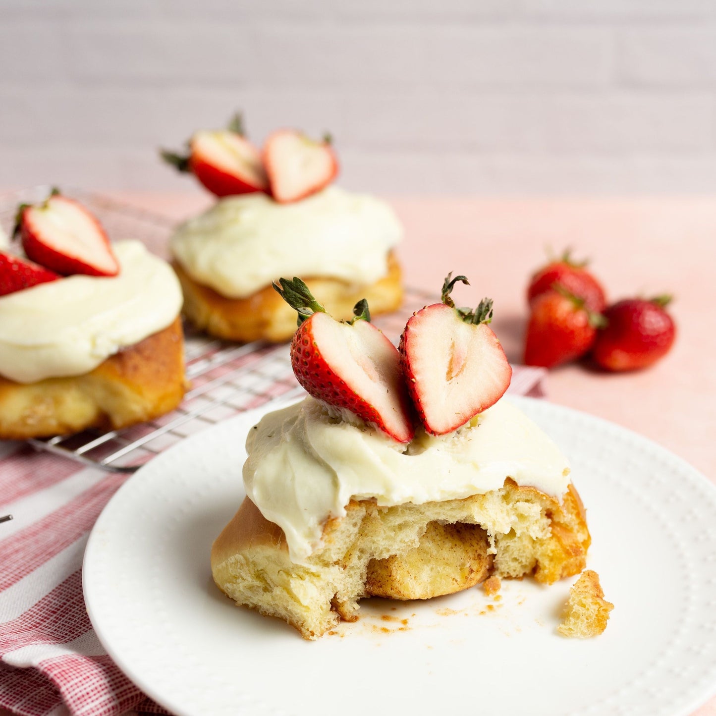 4-pack cinnamon rolls with fresh strawberries - mother's day 2024